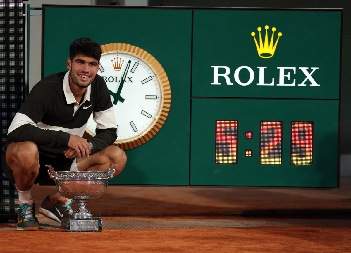 El tenista español Carlos Alcaraz se coronó campeón del torneo Roland Garros 2025