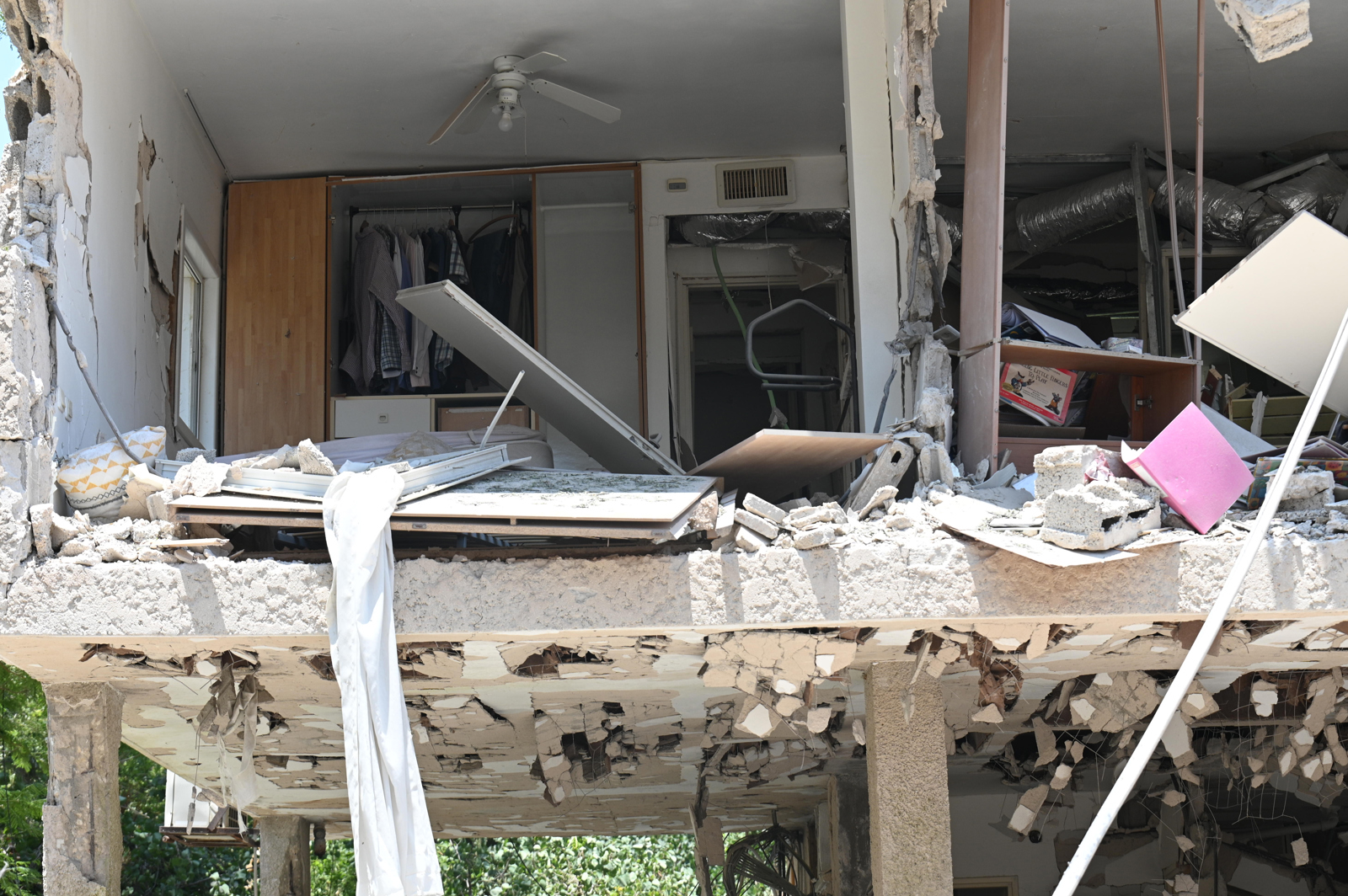 Misiles iraníes destruyeron 240 edificios en Israel