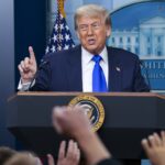 Trump multará con casi 1.000 dólares diarios a migrantes que incumplan orden de deportación