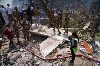 Se estrelló un avión comercial en India con más de 240 personas a bordo