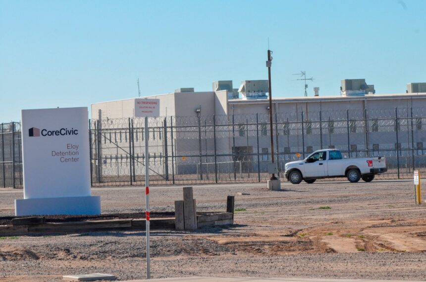 Denuncian condiciones inhumanas en centros de detención de migrantes en Estados Unidos