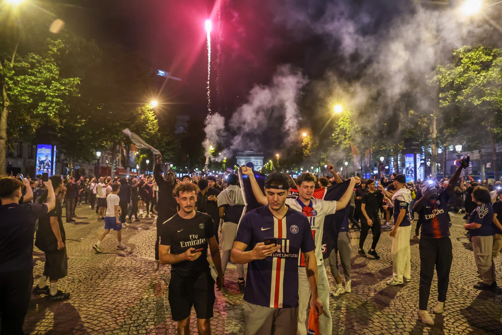 Celebraciones en Francia por victoria del PSG dejan 2 muertos y 200 heridos