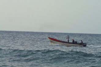 Familiares de pescadores desaparecidos en Falcón solicitan apoyo aéreo para continuar con la búsqueda