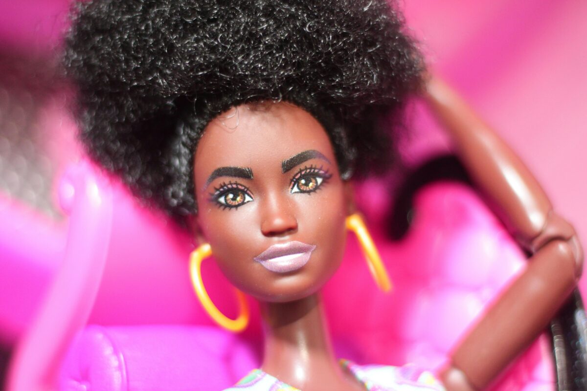 Mattel firmó acuerdo con OpenAI para crear los primeros juguetes impulsados con IA 