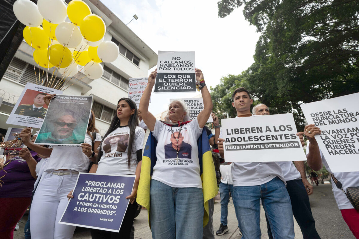 Así transcurren las protestas de Clippve en las sedes de la Nunciatura Apostólica en Venezuela y otros países