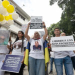 HRW denuncia "puerta giratoria" en cárceles de Venezuela un año después de las elecciones presidenciales Así transcurren las protestas de Clippve en las sedes de la Nunciatura Apostólica en Venezuela y otros países