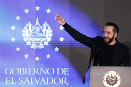 HRW: El partido de Bukele en El Salvador recorre el "mismo camino que Venezuela"