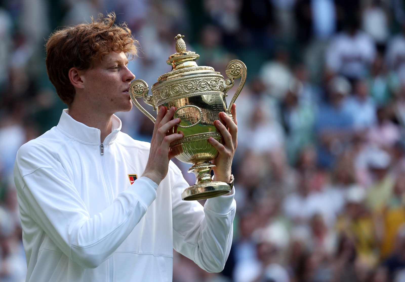 El tenista italiano Jannik Sinner se consagró campeón de Wimbledon