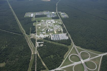 Hallan un nido de 'avispas radioactivas' en una antigua instalación nuclear en EE.UU.