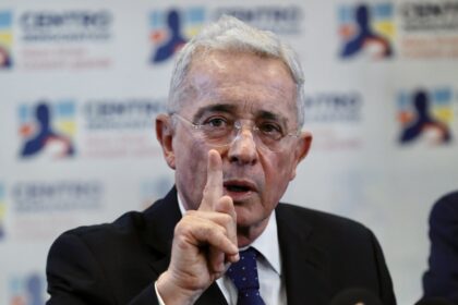 Álvaro Uribe fue declarado culpable del delito de soborno en actuación penal