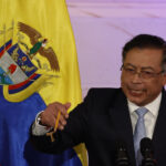 Petro pidió a colombianos en Venezuela llenar registro consular en medio de la tensión en el Caribe