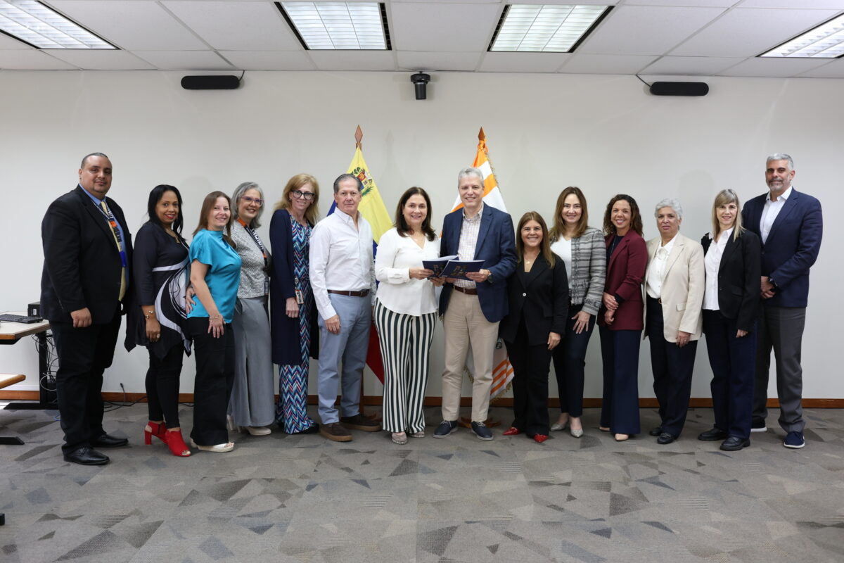 Movistar otorga becas a docentes que cursan el Programa de Profesionalización en Servicio de la Unimet