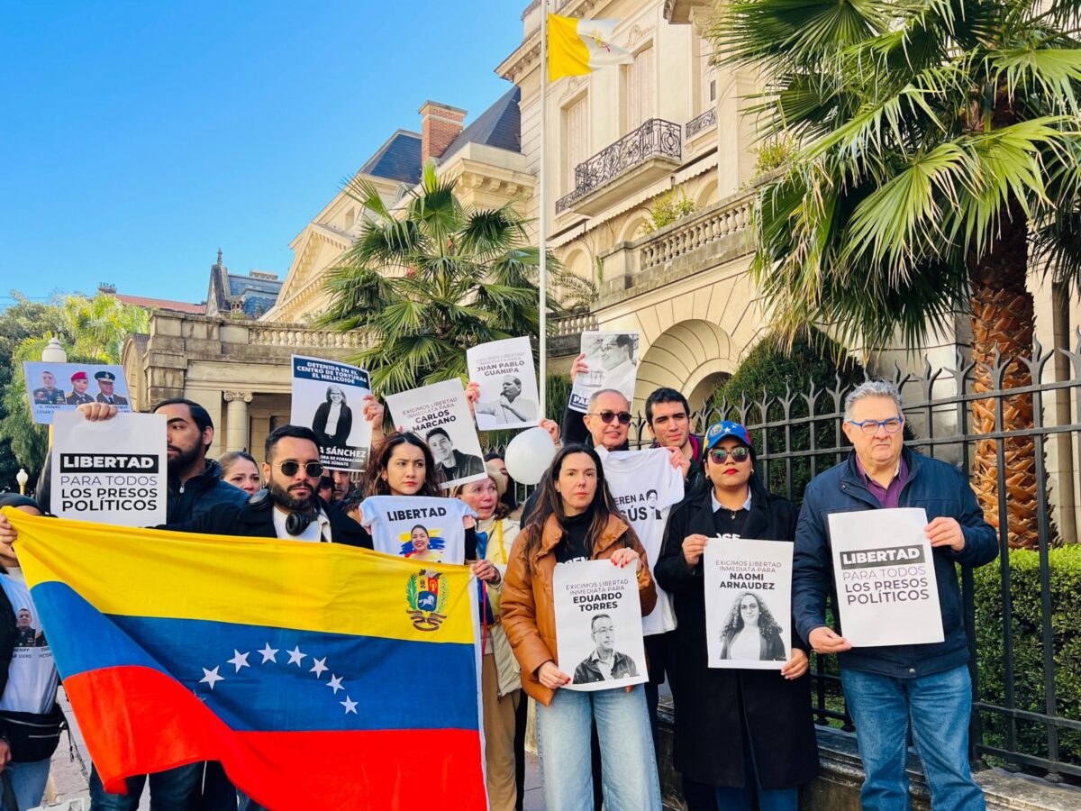 Así transcurren las protestas de Clippve en las sedes de la Nunciatura Apostólica en Venezuela y otras países