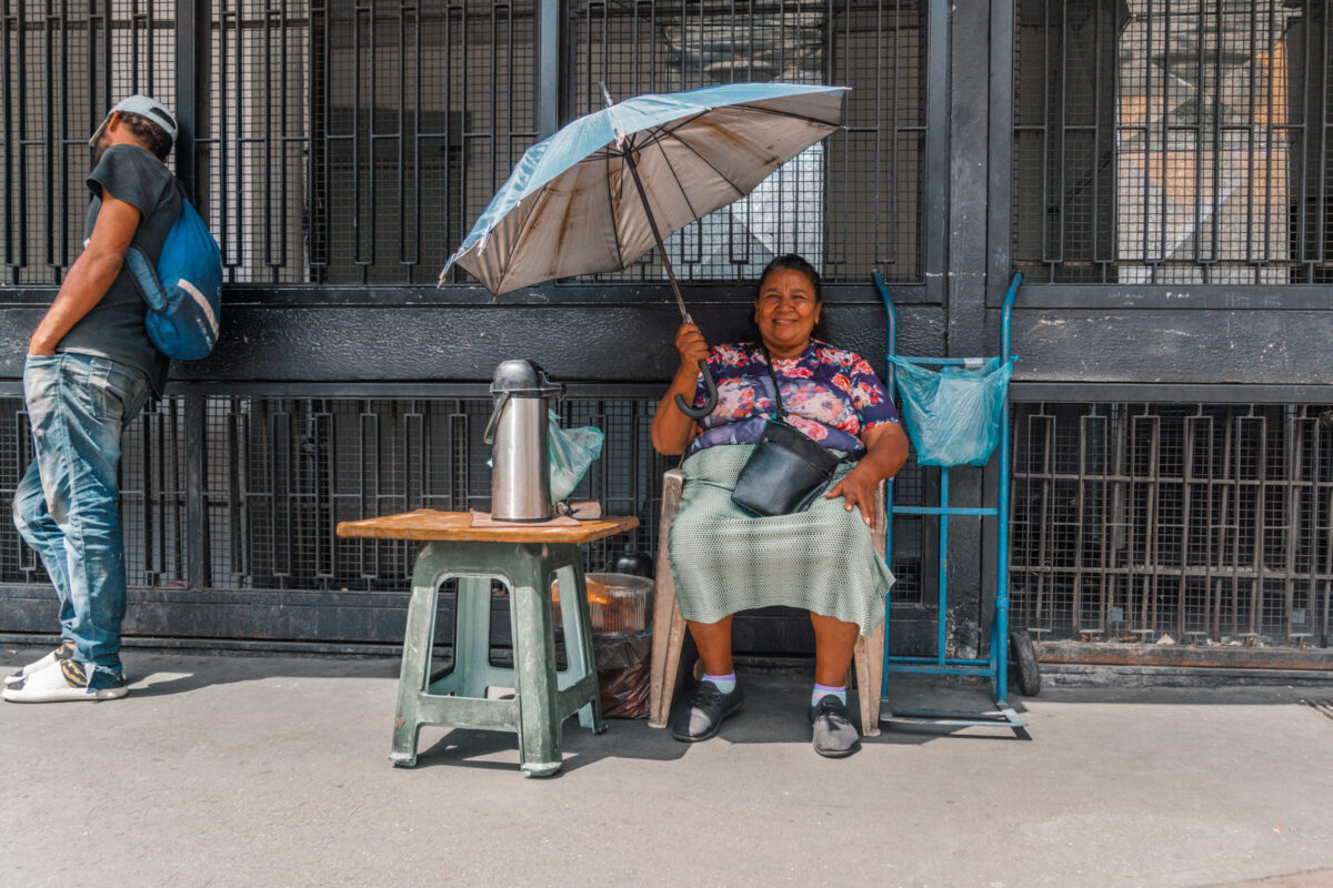 Café a pie de calle: retratos de los vendedores caraqueños