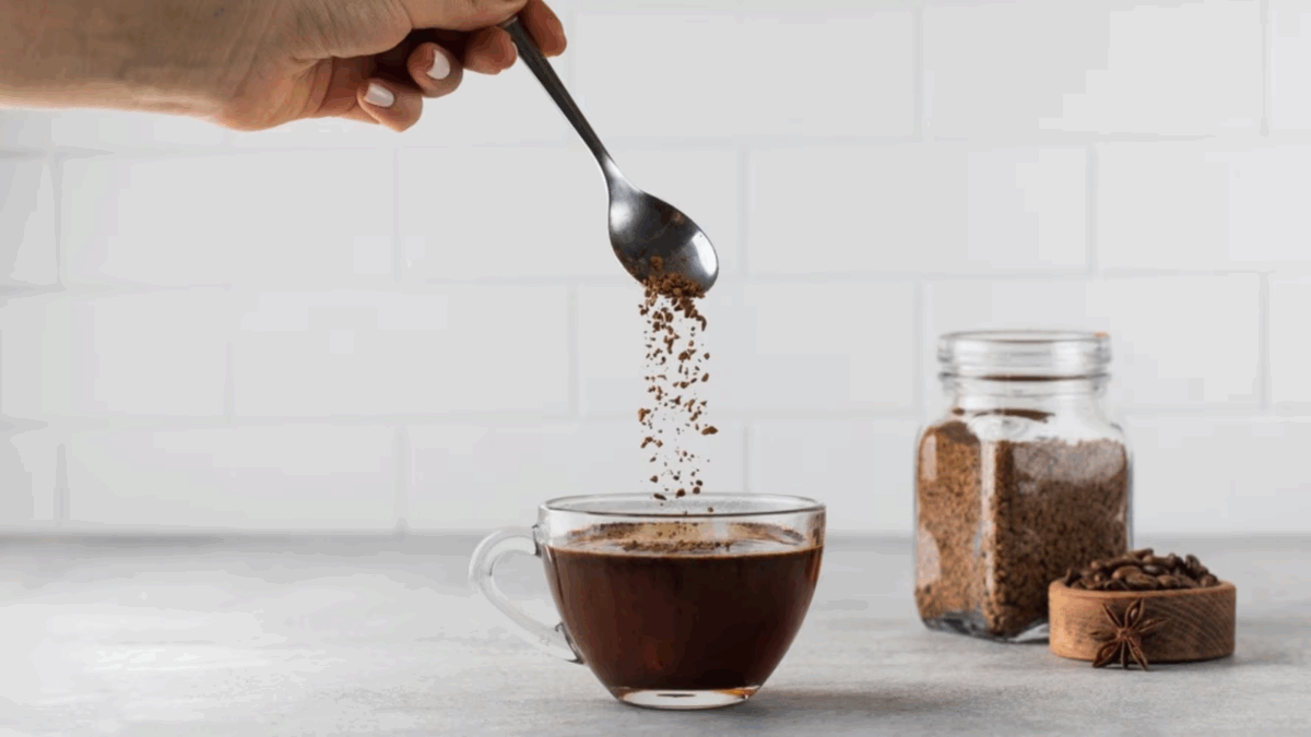 Estudio revela que el café instantáneo podría estar relacionado con un mayor riesgo de padecer problemas en la visión