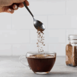 Estudio revela que el café instantáneo podría estar relacionado con un mayor riesgo de padecer problemas en la visión