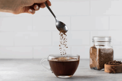 Estudio revela que el café instantáneo podría estar relacionado con un mayor riesgo de padecer problemas en la visión