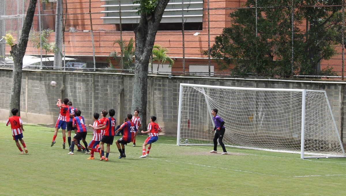 Jugadores San Ignacio y San Agustin Liga Colegial