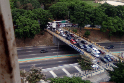Anunciaron el cierre temporal del puente Longaray en Caracas por labores de rehabilitación
