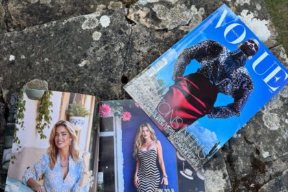 La revista Vogue publicó un anuncio con una modelo creada con inteligencia artificial