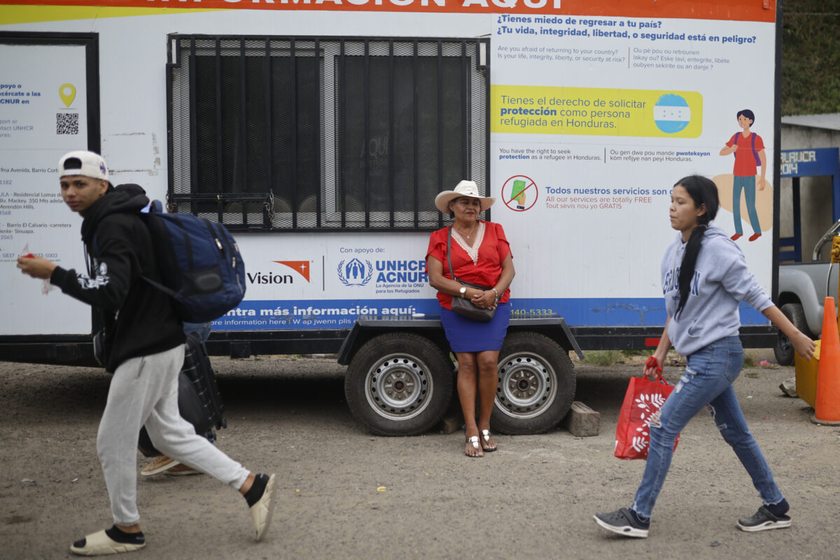 Los migrantes dan la vuelta: miles retornan desilusionados del “sueño americano”