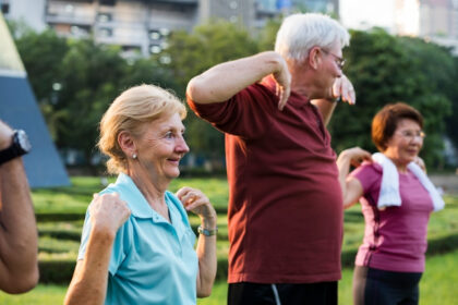 Opciones de actividades recreativas para adultos mayores en Caracas