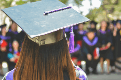 Anunciaron la prohibición del cobro de paquetes de grado en las universidades públicas