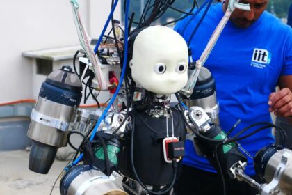 Así es el iRonCub3, el robot volador que tiene la misión de ayudar a humanos en catástrofes naturales