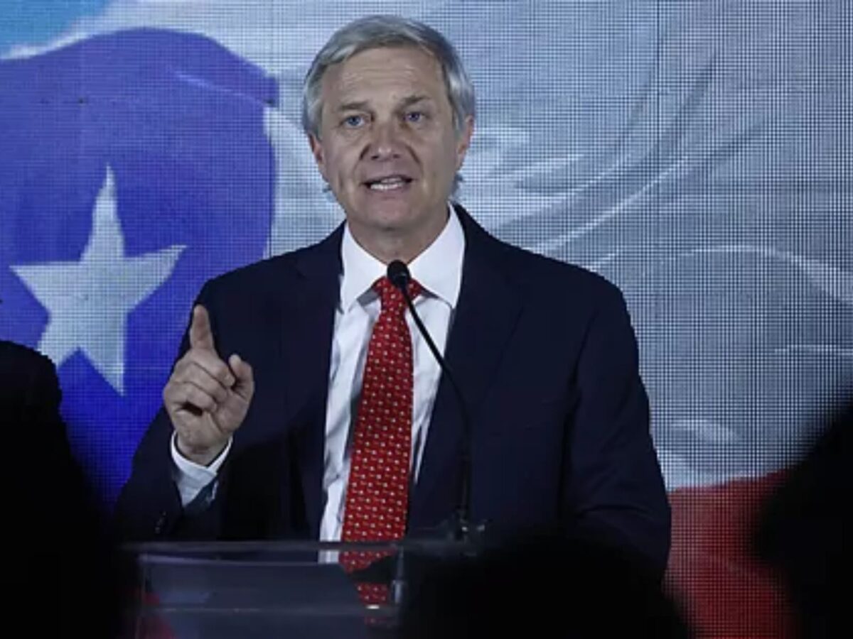 Estudio reveló que 71 % de los migrantes venezolanos en Chile se inclinan por candidatos de derecha