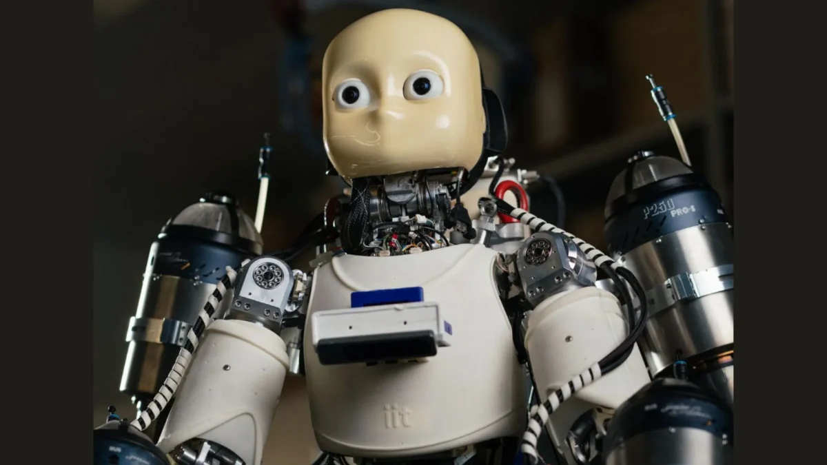 Así es el iRonCub3, el robot volador que tiene la misión de ayudar a humanos en catástrofes naturales