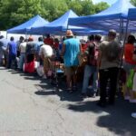 Familias de migrantes en Virginia han dejado de buscar alimentos por temor a redadas del ICE