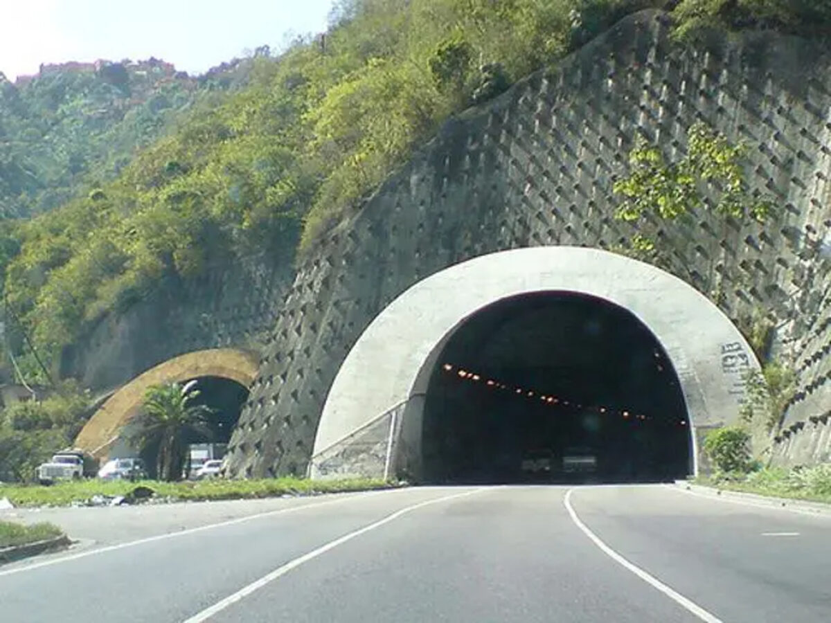 Cerrarán un tramo del viaducto de Turumo en la autopista Gran Mariscal de Ayacucho por mantenimiento