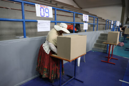 Elecciones en Bolivia: el país acude a las urnas entre denuncias de campaña sucia y llamado al voto nulo