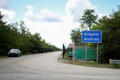 Una jueza de EE UU dio un plazo de 60 días para desmantelar el centro de detención Alligator Alcatraz 