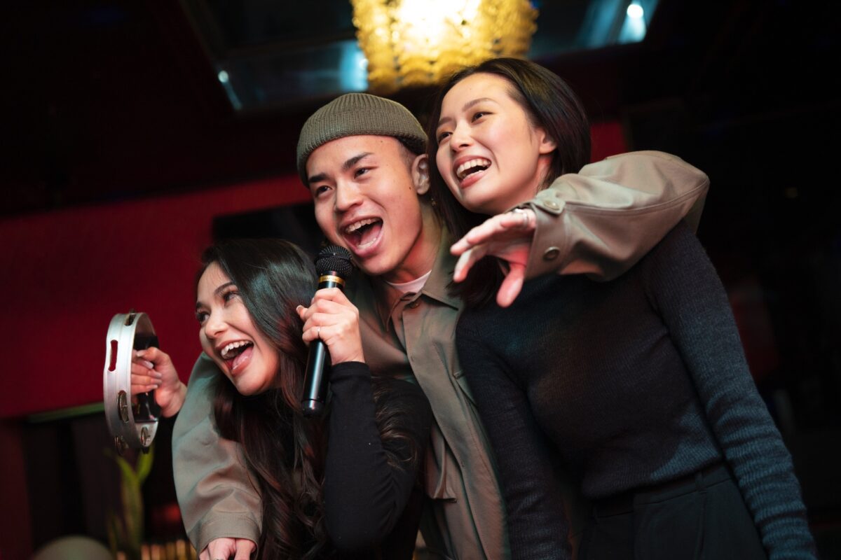 Cultura del karaoke: una opción para el entretenimiento nocturno en Caracas