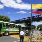 Puentes en la frontera colombo-venezolana permanecen abiertos pese a despliegue militar