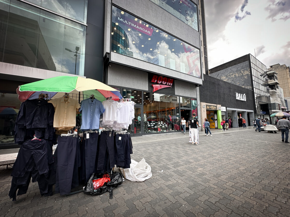 Buhoneros de Sabana Grande: “La gente siempre prefiere la calle”