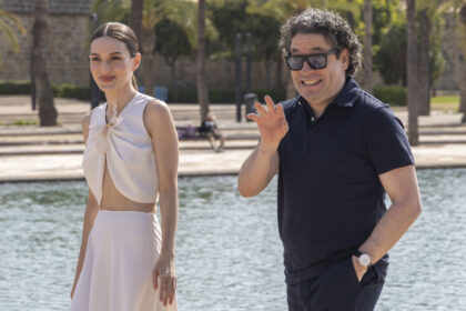 “El canto de las manos”: Dudamel y Valverde dan voz a la comunidad sorda venezolana a través de un documental