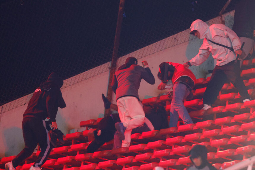 #TeExplicamos | ¿Qué pasó en el partido de la Copa Sudamericana entre Independiente (Argentina) y Universidad de Chile que terminó en tragedia?