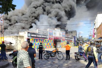 Reportaron un incendio en el mercado La Cebollera de Valencia