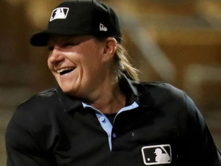 Jen Pawol, la primera mujer umpire en las Grandes Ligas
