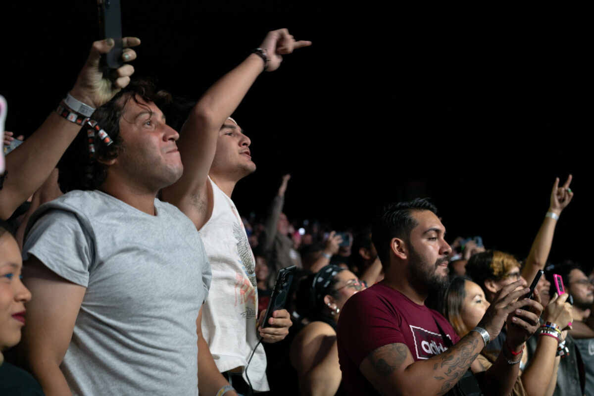 Molotov celebró sus 30 años de carrera con un concierto irreverente y multigeneracional en Caracas