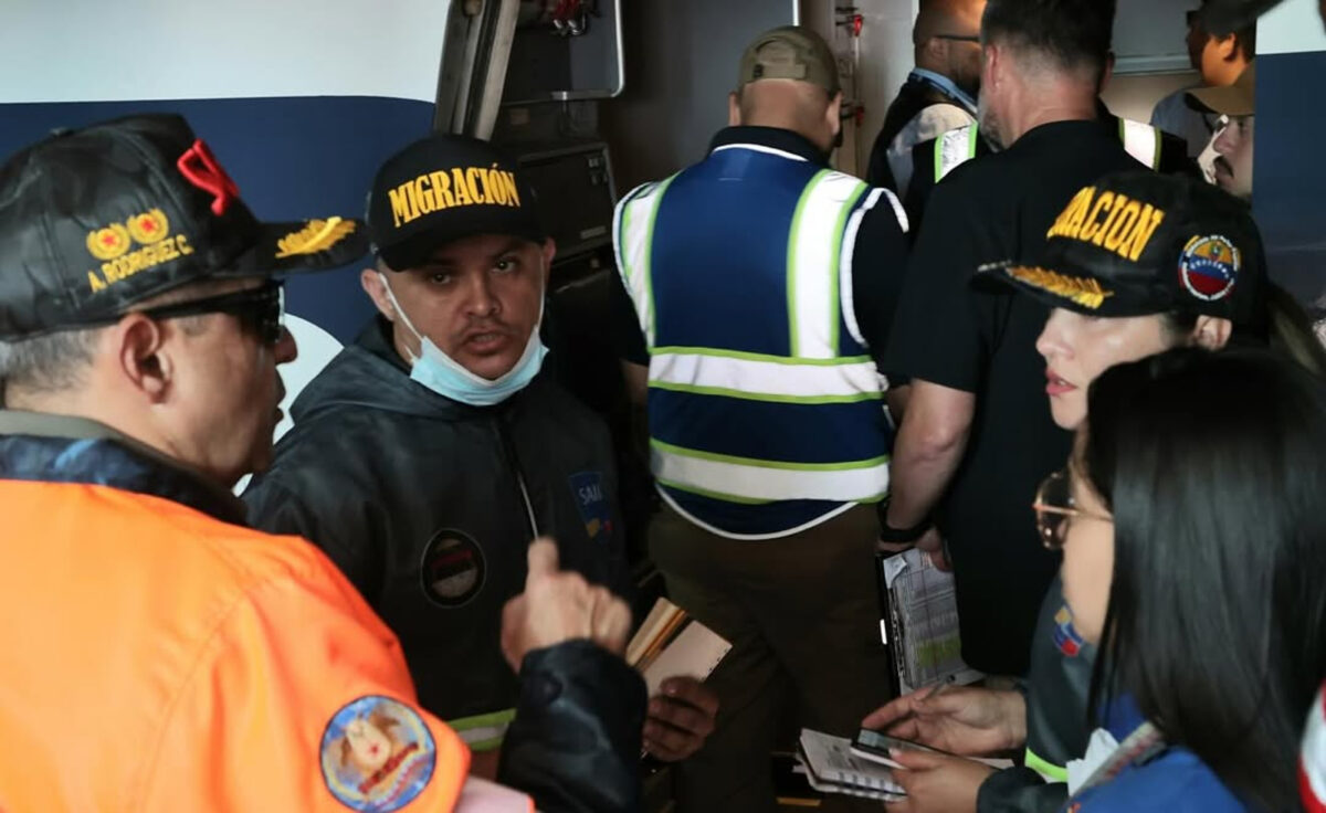 Llegó a Venezuela un vuelo con 200 migrantes repatriados desde EE UU