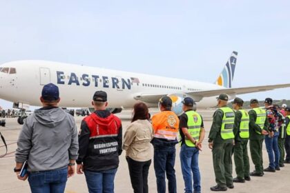 Llegó a Venezuela un vuelo de EE UU con 184 migrantes repatriados 