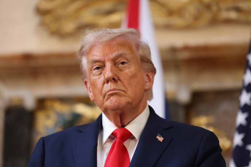 Trump negó mantener conversaciones para preparar un "cambio de régimen" en Venezuela