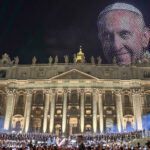 Karol G cantó por la fraternidad en un memorable macroconcierto en la plaza vaticana