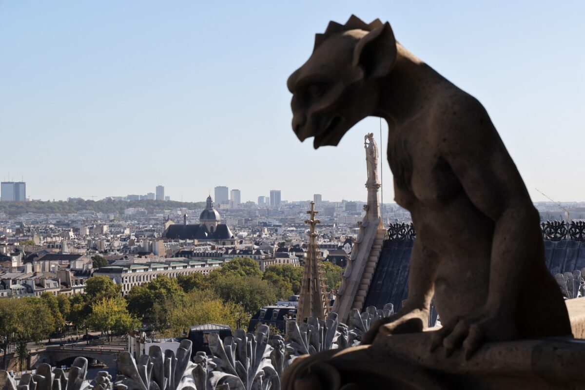 La catedral de Notre Dame reabre sus torres a los turistas seis años después del incendio