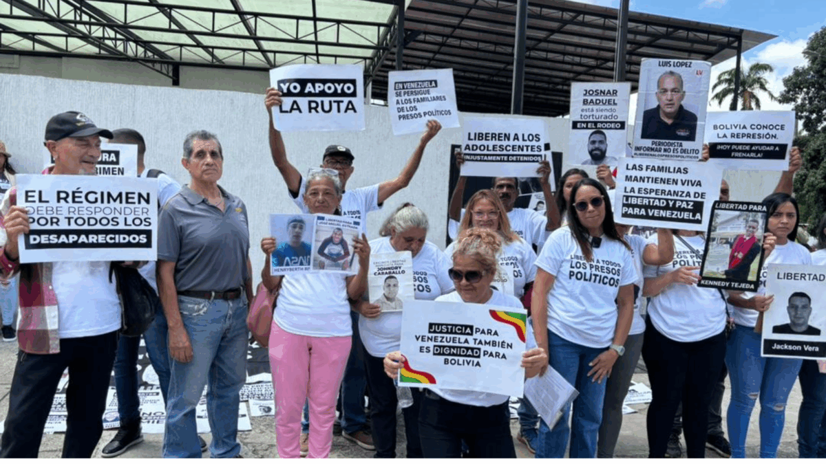 Familiares de presos políticos manifestaron frente a la Embajada de Bolivia en Caracas