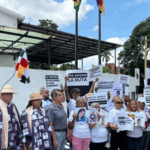 Familiares de presos políticos manifestaron frente a la Embajada de Bolivia en Caracas