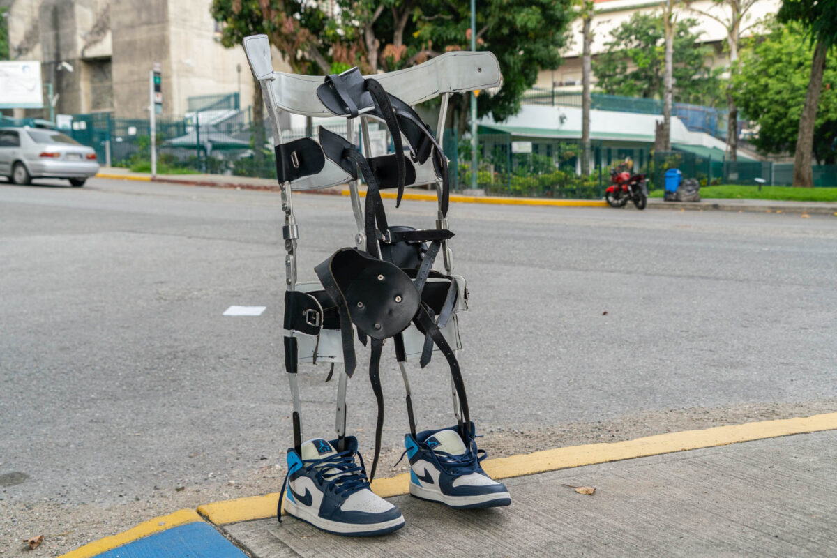 Sterling Pérez apuesta por un exoesqueleto hecho en Venezuela para recuperar su movilidad